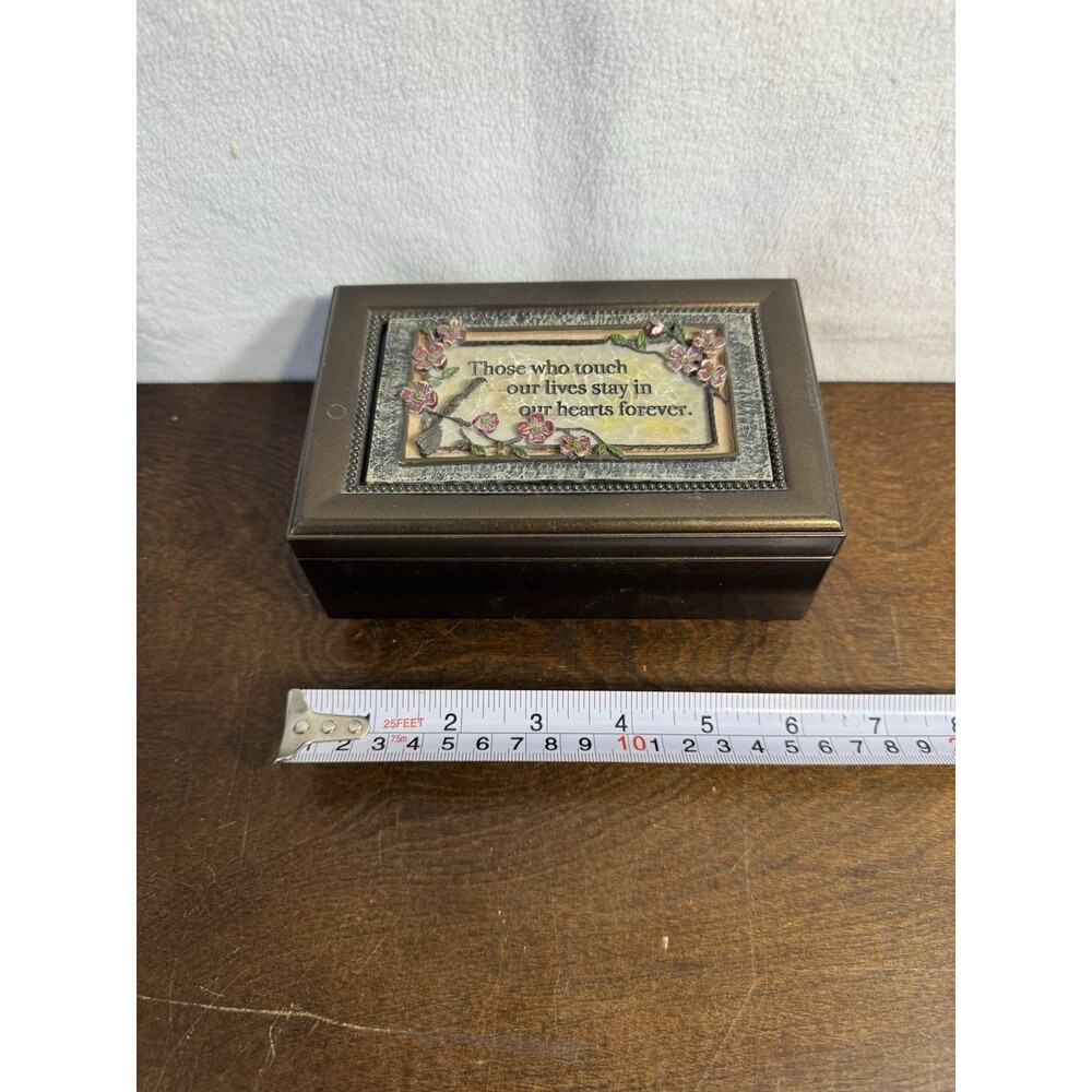 Carson Music Box “Those who touch our lives stay in our hearts...” Amazing Grace